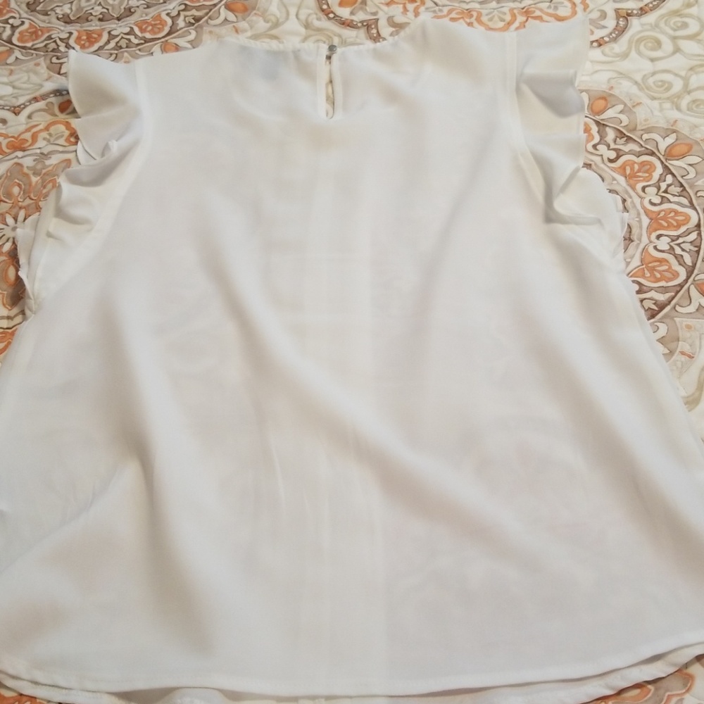 White blouse - Picture 6 of 6